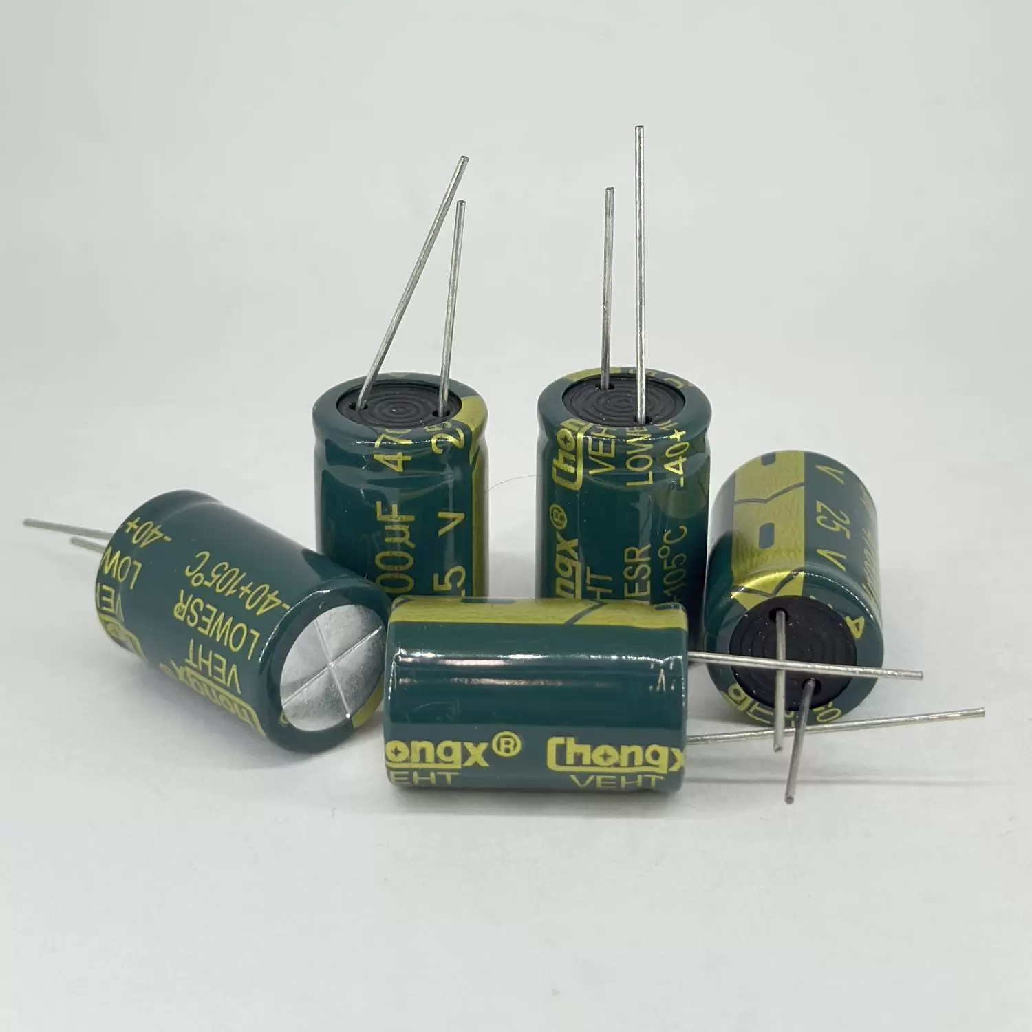 Электролитические конденсаторы 4700 мкф x 25 В - 16x25 мм 105 °C ChongX (Low ESR) фото товара Электролитические конденсаторы 4700 мкф x 25 В - 16x25 мм 105 °C ChongX (Low ESR)