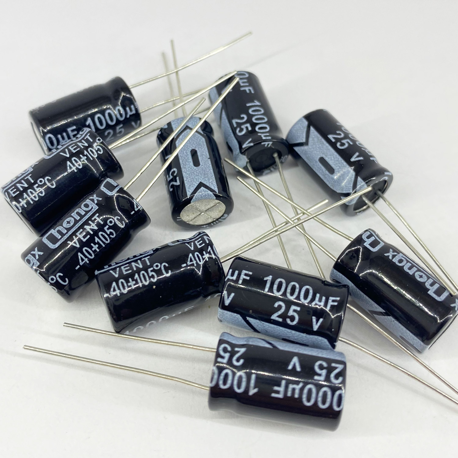 Электролитические конденсаторы 1000 мкф x 25 В - 17x10 мм 105 °C ChongX, фото