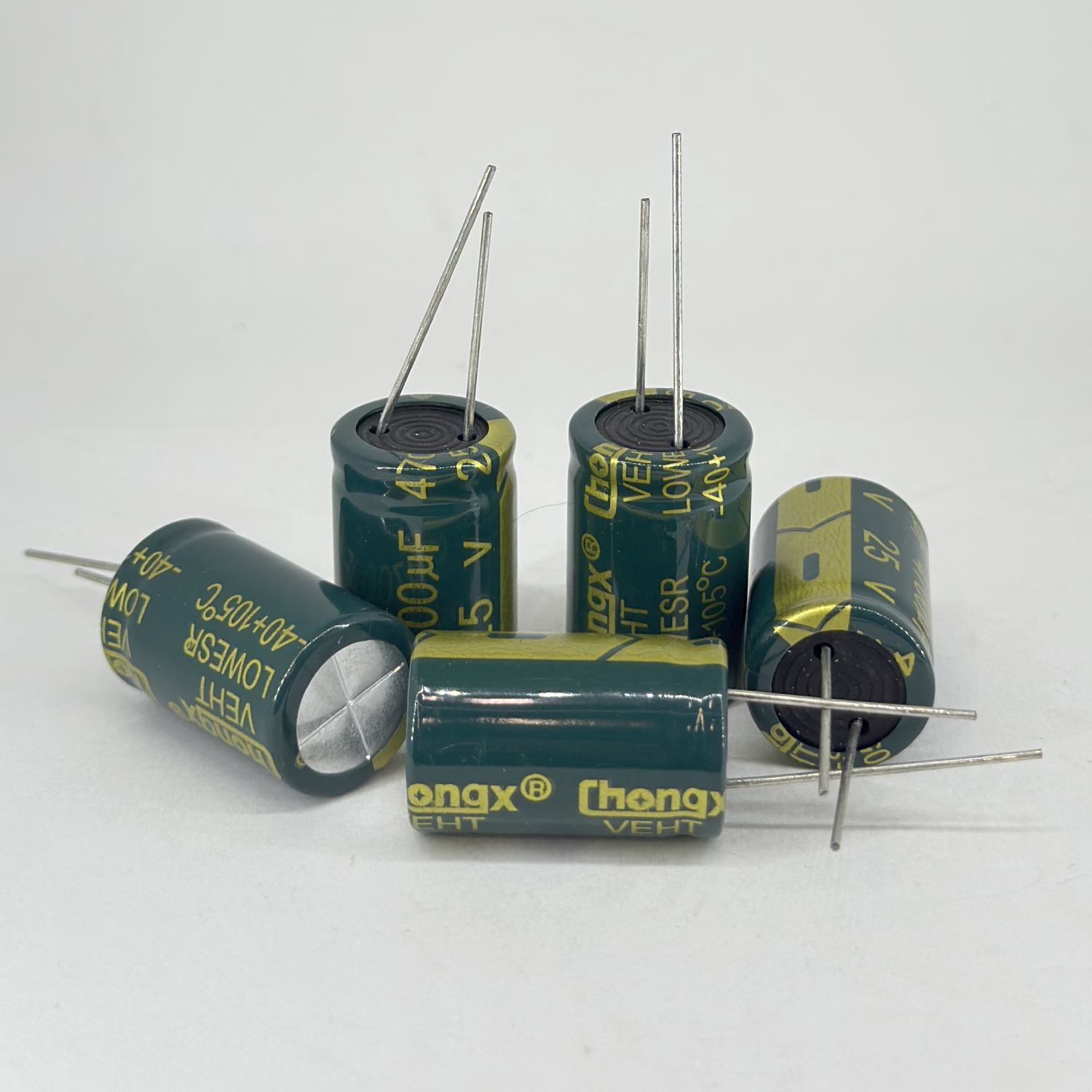 Купить Электролитические конденсаторы 4700 мкф x 25 В - 16x25 мм 105 °C ChongX (Low ESR) по низкой цене