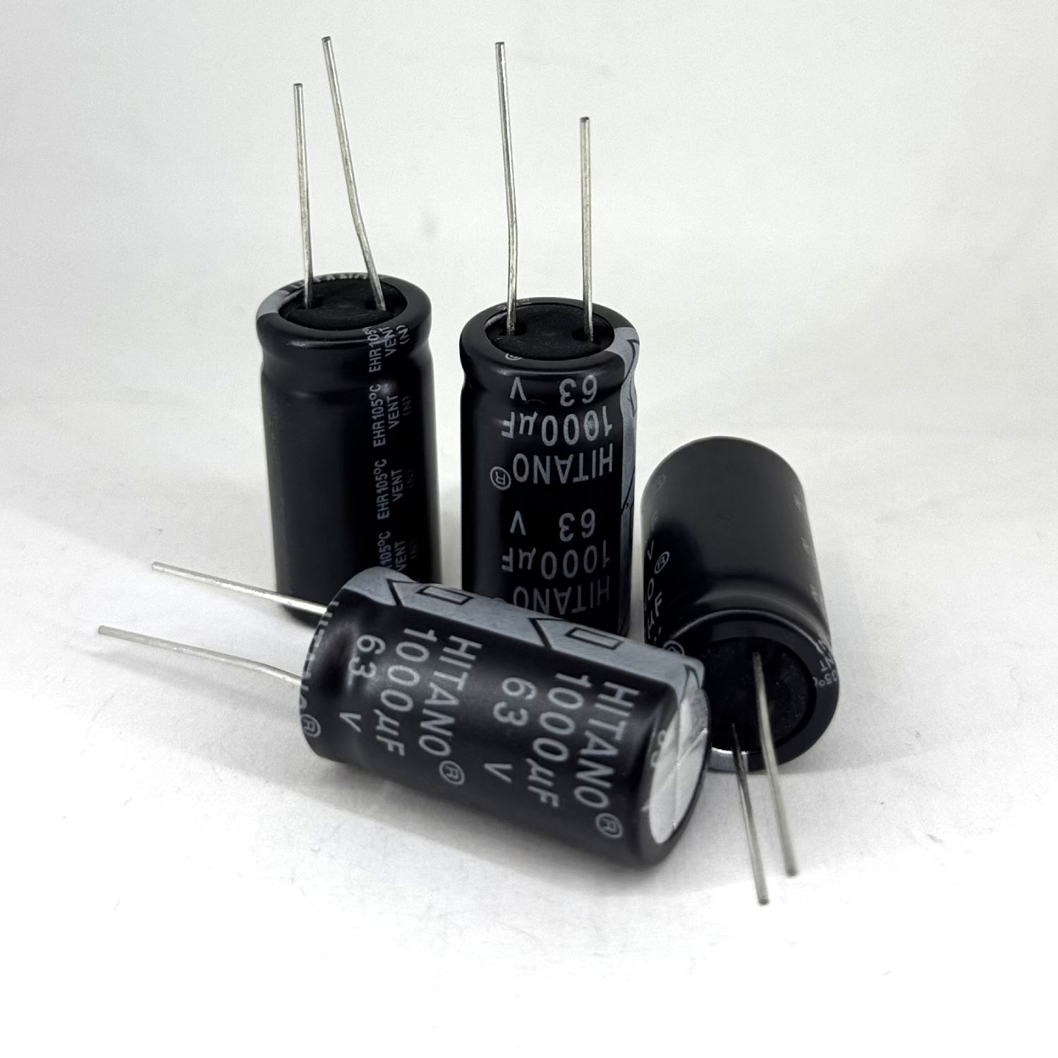 Купить Электролитические конденсаторы 1000 мкф x 63 В - 16x32 мм 105 °C HITANO по низкой цене