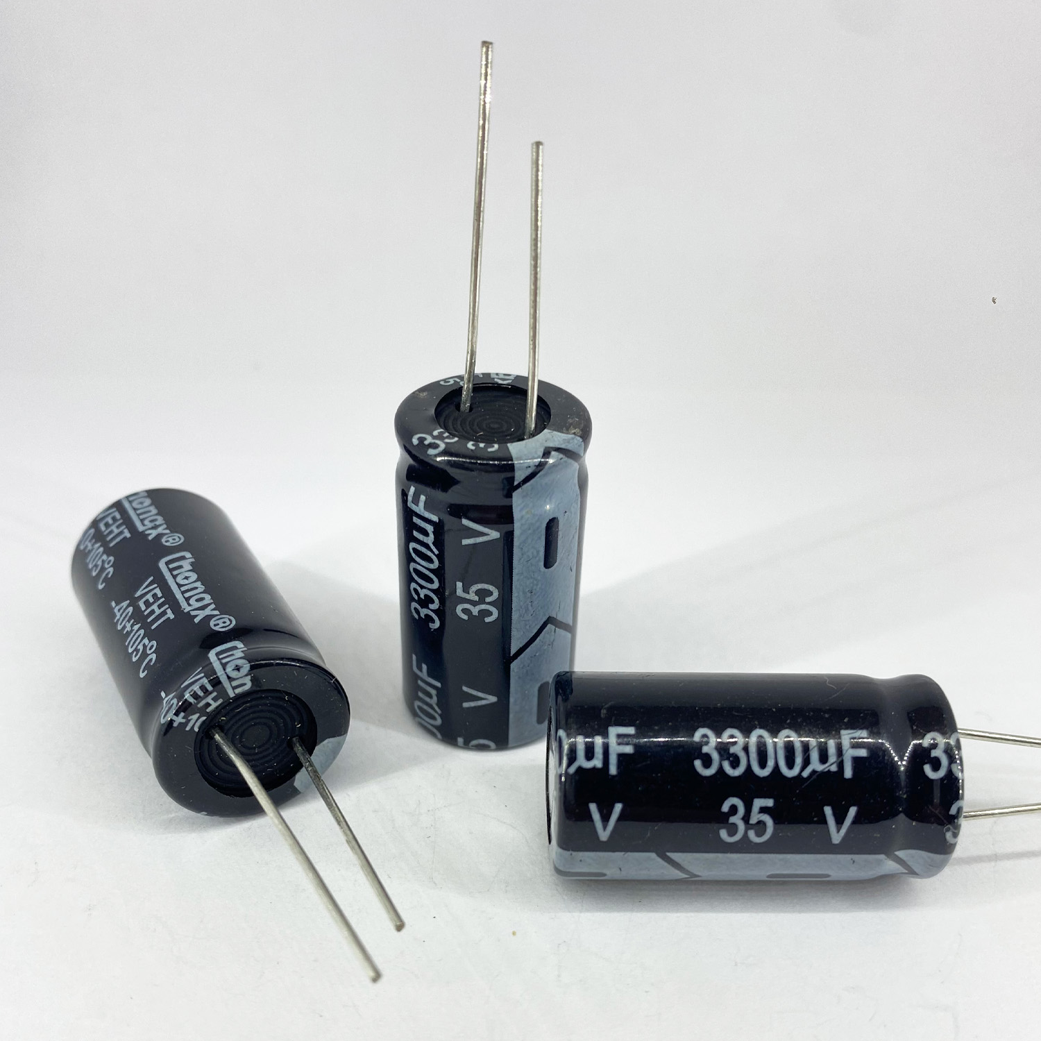 Электролитические конденсаторы 3300 мкф x 35 В - 16x30 мм 105 °C ChongX, фото
