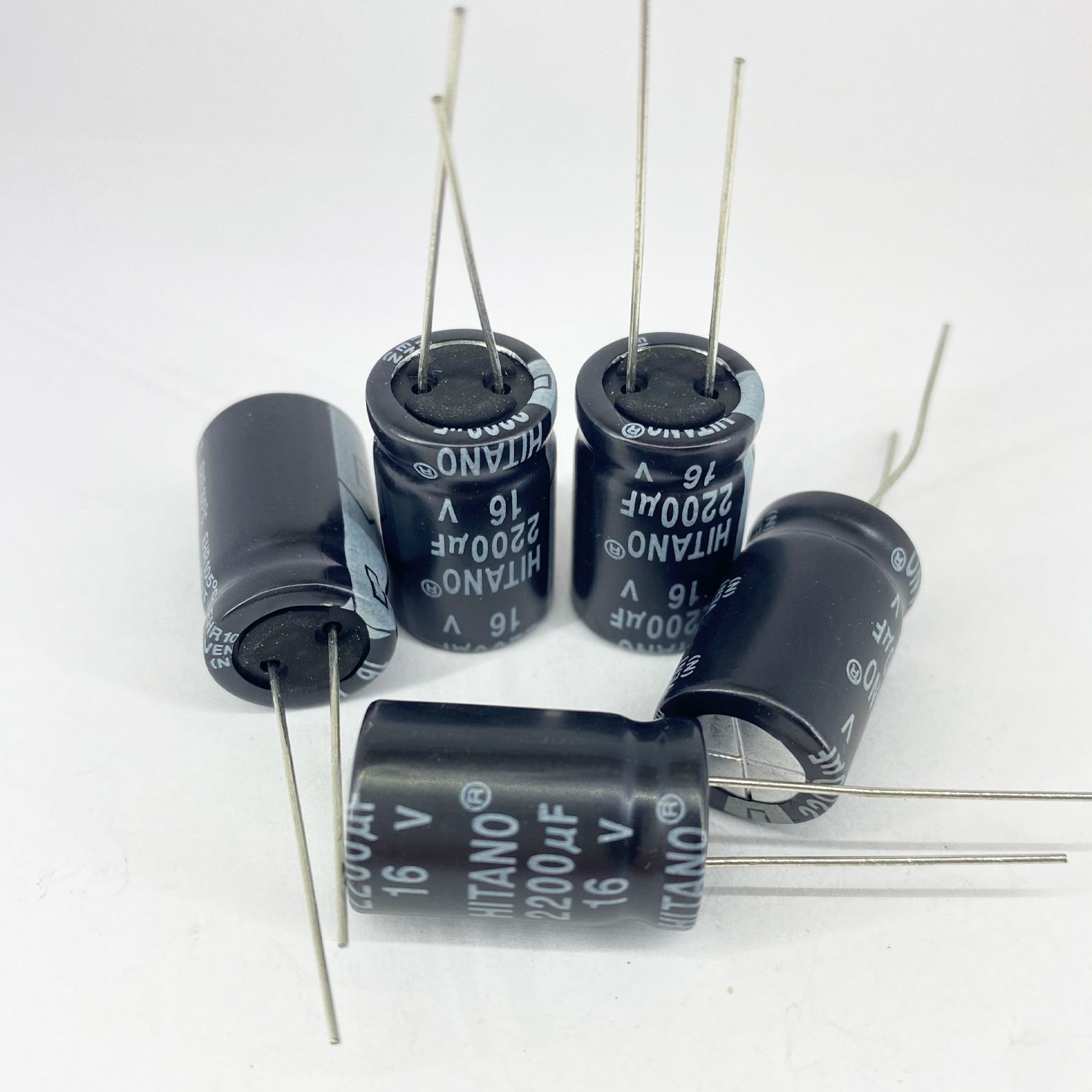 Электролитические конденсаторы 2200 мкф x 16 В - 13x21 мм 105 °C HITANO, фото