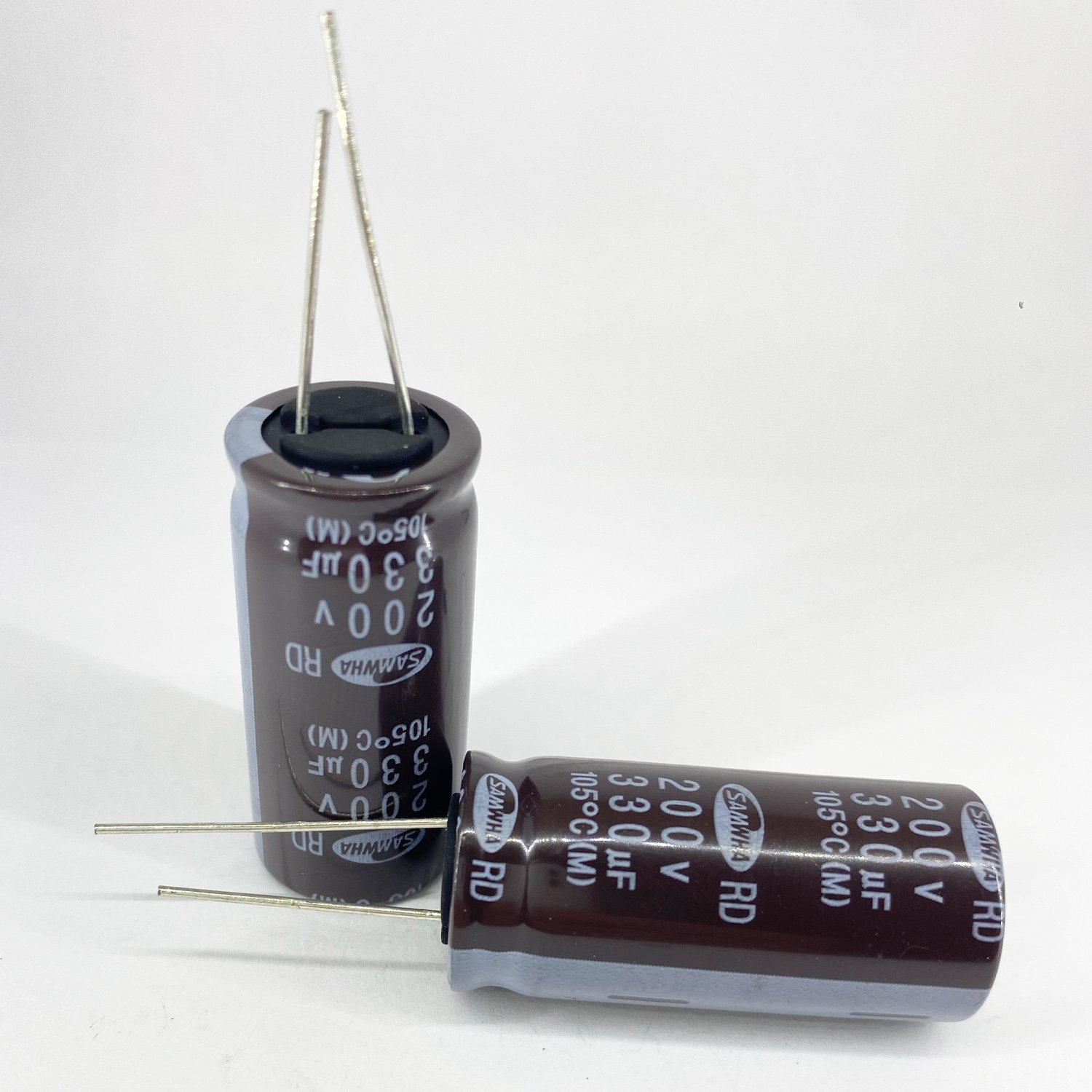 Электролитические конденсаторы 330 мкф x 200 В - 18x40 мм 105 °C SAMWHA, фото