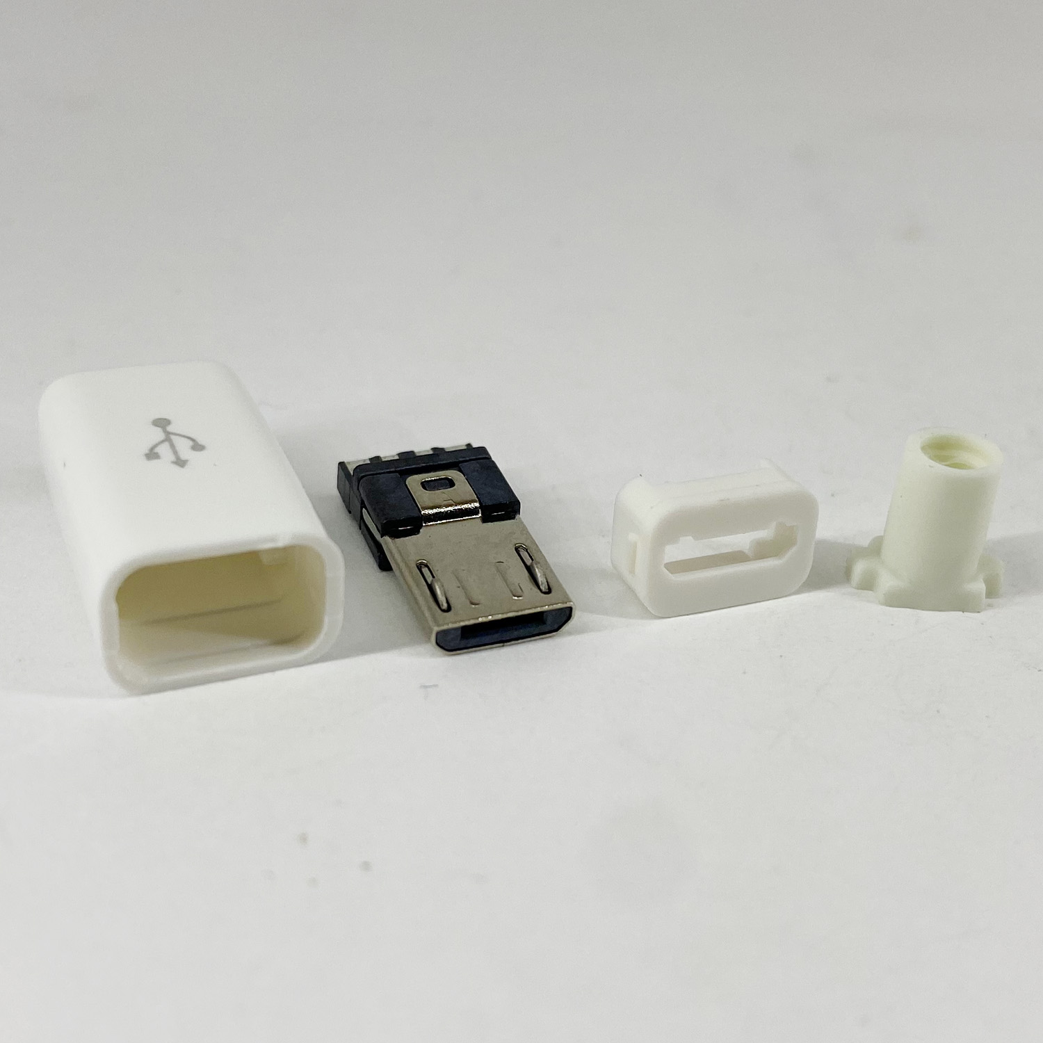 Подключать ли корпус разъема usb к 