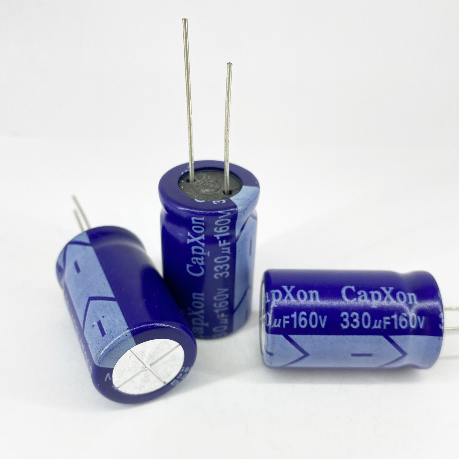 Электролитические конденсаторы 330 мкф x 160 В - 18x31 мм 85 °C CapXon, фото