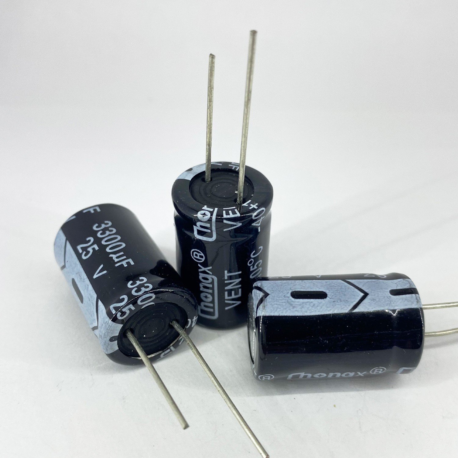 Электролитические конденсаторы 3300 мкф x 25 В - 16x25 мм 105 °C ChongX, фото