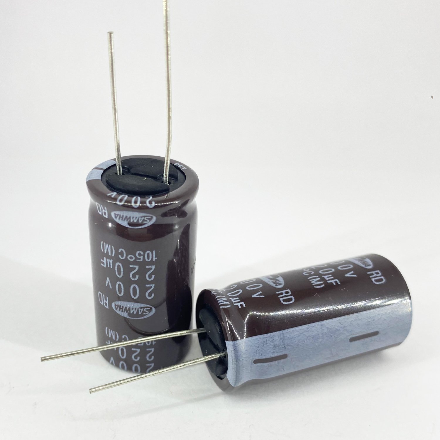 Электролитические конденсаторы 220 мкф x 200 В - 18x35 мм 105 °C SAMWHA, фото