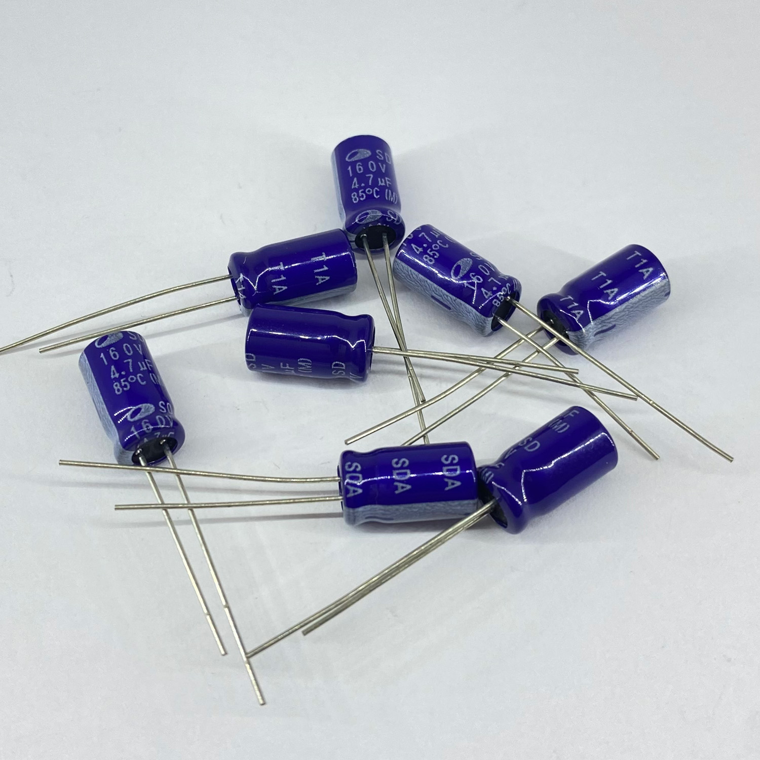 Электролитические конденсаторы 4,7 мкф x 160 В - 6,3x11 мм 85 °C SAMWHA, фото