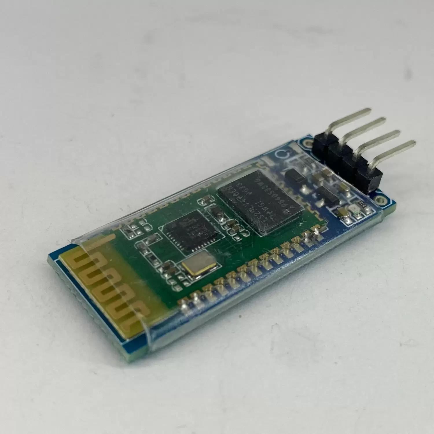 Модуль Bluetooth HC-06 Купить Модуль Bluetooth HC-06 по низкой цене